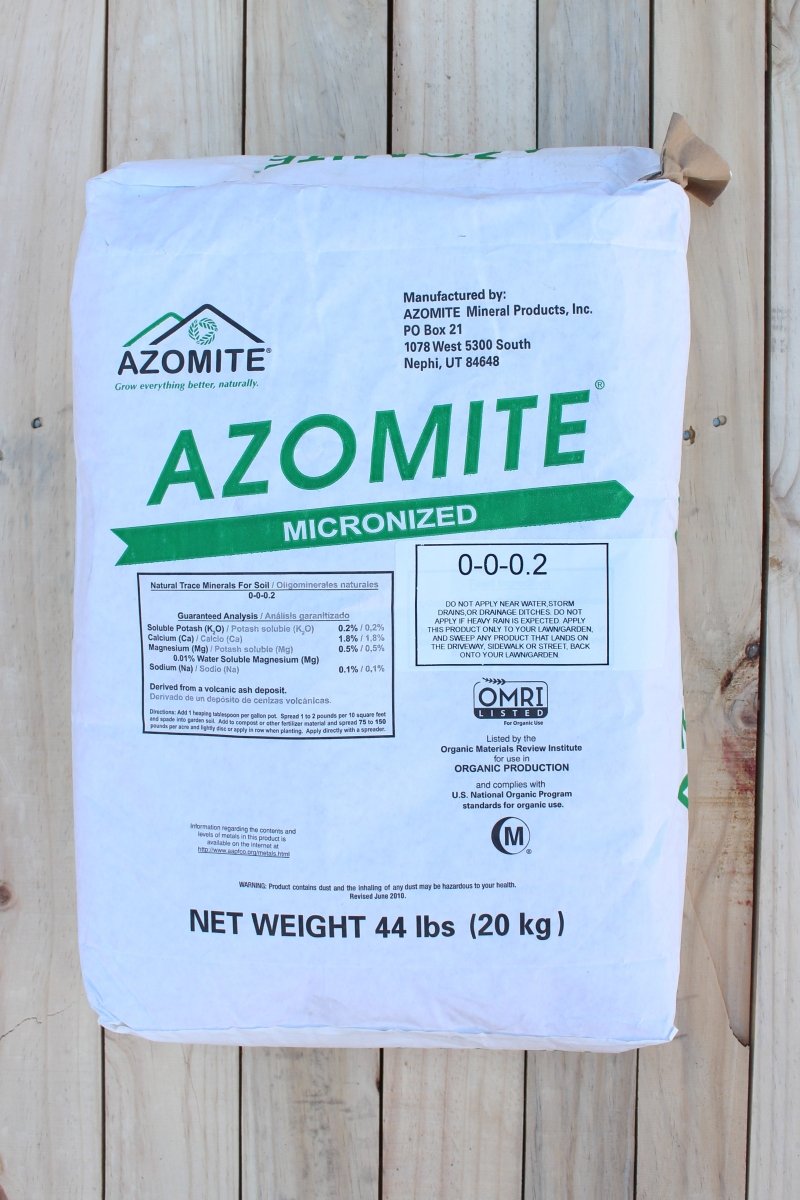 https://cdn.shopify.com/s/files/1/0559/1256/2893/products/azomite-micronized-powder-44-lb-bag-5366895.jpg?v=1762284964