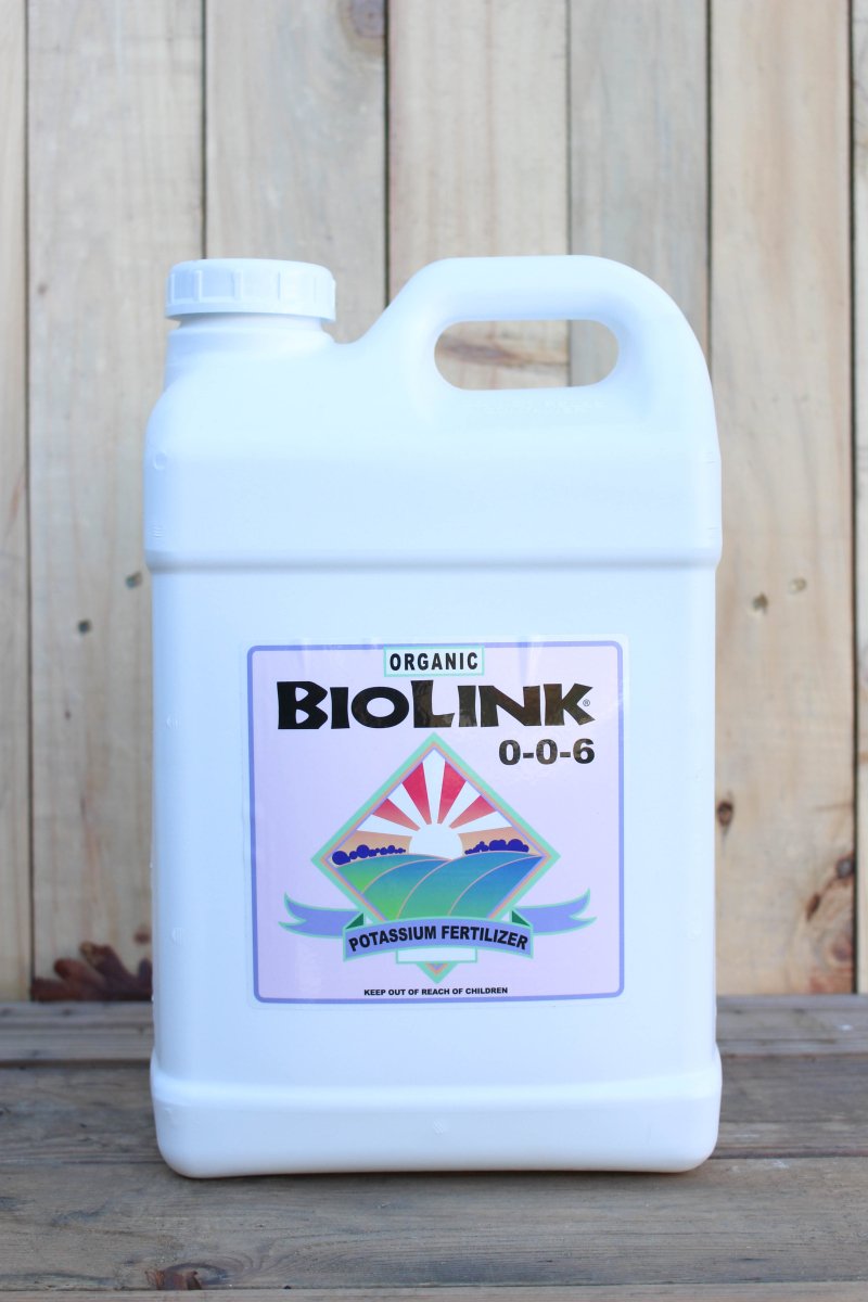 https://cdn.shopify.com/s/files/1/0559/1256/2893/products/biolink-potassium-fertilizer-liquid-0-0-6-25-gallon-1832640.jpg?v=1762284896